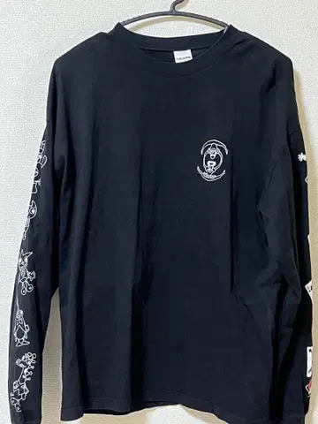 짱구는 못말려(크레용 신짱) 트럼프 무늬 블랙 긴팔 T셔츠