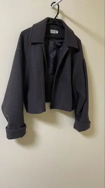 블랙 자켓 카라 우