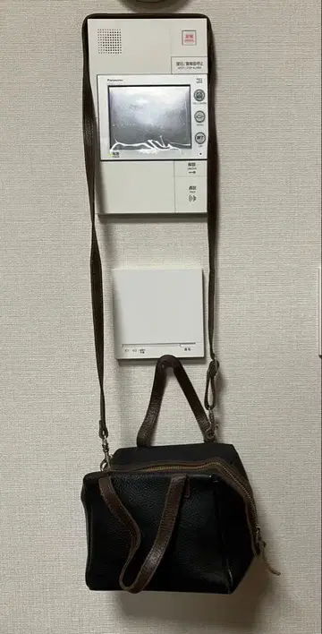 암퍼샌드 가죽 숄더백