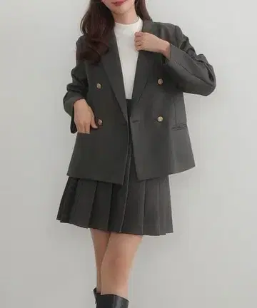 [CENEA] 골드 버튼 테일러드 자켓 + 플리츠 미니 스커트 set