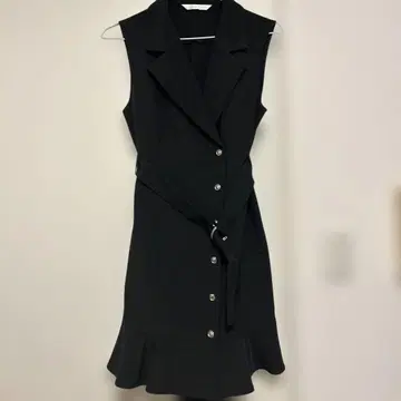 VILLIAN CARAT 슬리브리스 블랙 원피스