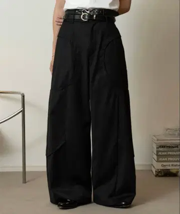 soerte/ 와이드 스트레이트 커브 턱 트라우저