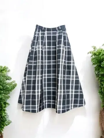 [ 새상품급 ] 스픽 앤 스팬 헤비 타프타 턱 볼륨 스커트 38