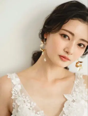 BRIDE ME 골드 플라워 귀걸이 브라이덜 귀걸이