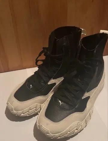 Puma (푸마) 카이론 미드 23.5cm