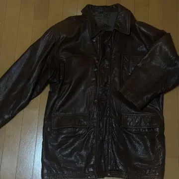 다크 브라운 가죽 자켓
