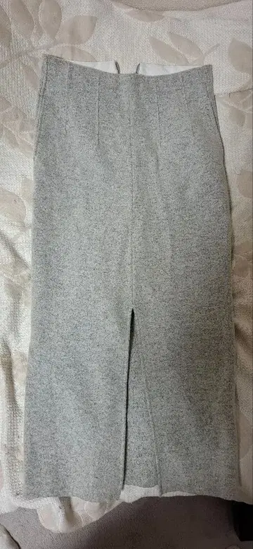 Aga 그레이 울 혼방 무릎 기장 타이트 스커트