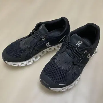 단종 [ On ] Cloud 5 사이즈 5.5