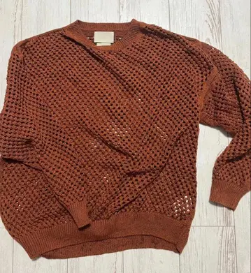 YOKE 메쉬 니트 크루넥 스웨터