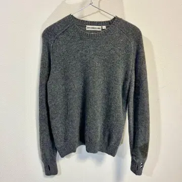 유니클로 x 안야 힌드마치 캐시미어 크루넥 스웨터 2024AW