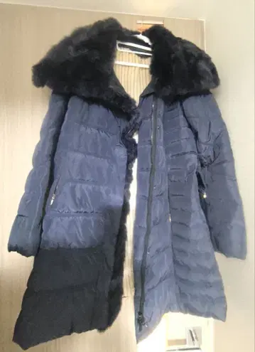 SHIKISHA 네이비 다운 코트 인조 모피 부착