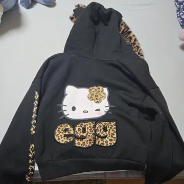 헬로키티 레오파드 무늬 후드티