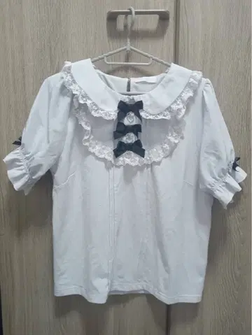 리즈리사 리본 비쥬컷 반팔 상의 LIZLISA