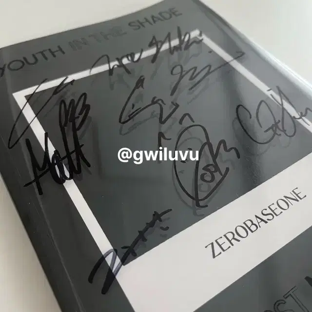 제로베이스원 싸인앨범