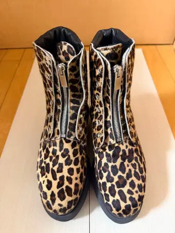 sacai 레오파드 센터 지퍼 부츠