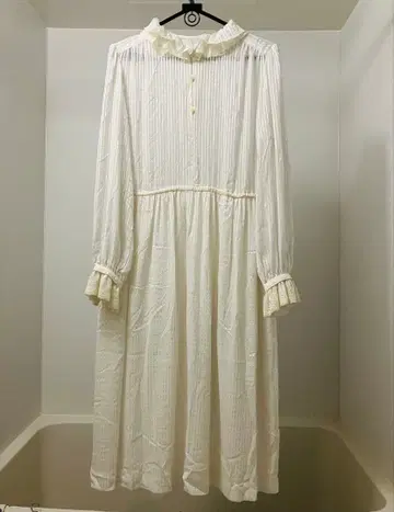 화이트 스트라이프 프릴 원피스 MISSMICHELLE