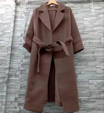 Mila Owen 체스터 코트 브라운