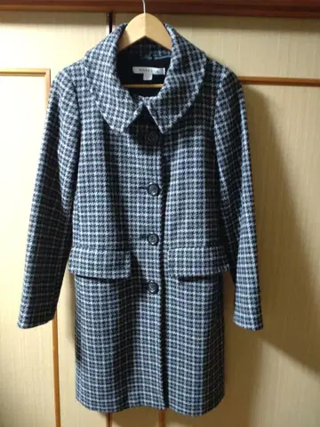 그레이 계열 체크 무늬 롱 코트 (기장 약 85cm)