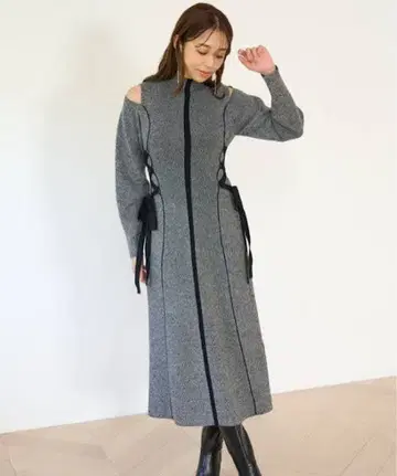 snidel 레이스업 바이 컬러 니트 원피스