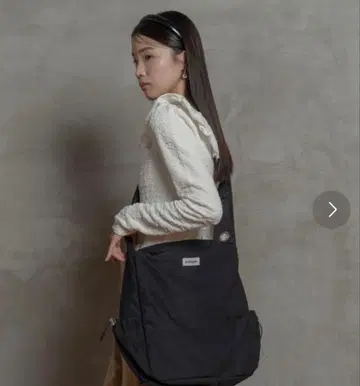 poiregnee 숄더백 나일론 블랙 AMO