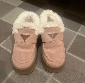 베이지 스웨이드 퍼 부츠