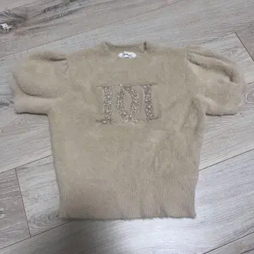 Darich 팬시 비즈 DD 로고 니트탑