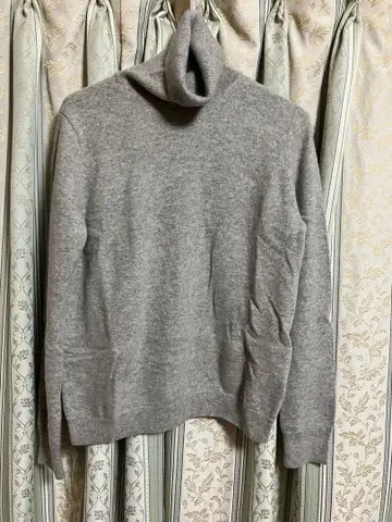 유니클로 캐시미어 그레이 니트