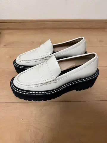 EVOL 화이트 통굽 로퍼 플랫폼 밑창