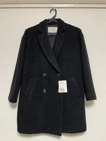 Spick and span 블랙 체스터 코트