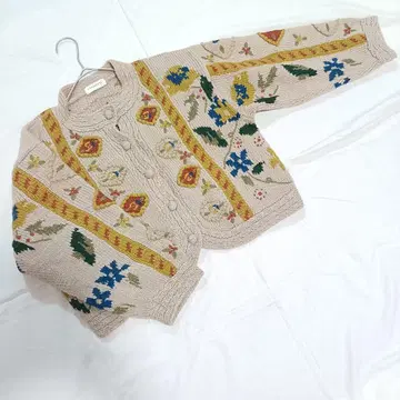 [레트로] 두꺼운 원단 케이블 꽃무늬 가디건 짧은 기장 브라운