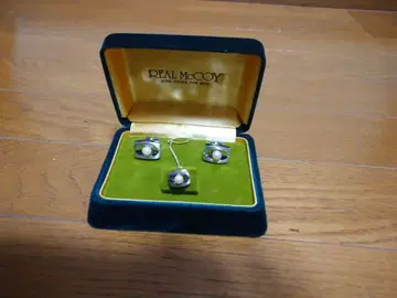 REAL McCOY 펄 장식 커프스 세트