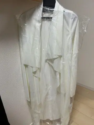 Grand Table 화이트 롱 가디건