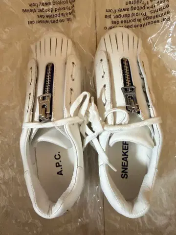 A.P.C Sacai (아페쎄 사카이) 스니커즈