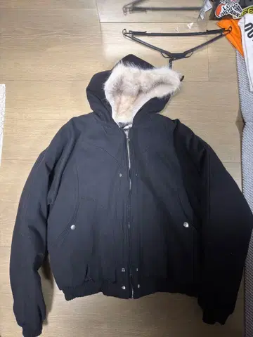 레어템 완판템 퍼 달린 짧은 기장 아우터 스트레이트 y2k archive