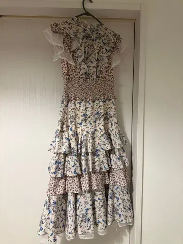 Settan 꽃무늬 프릴 미디 드레스