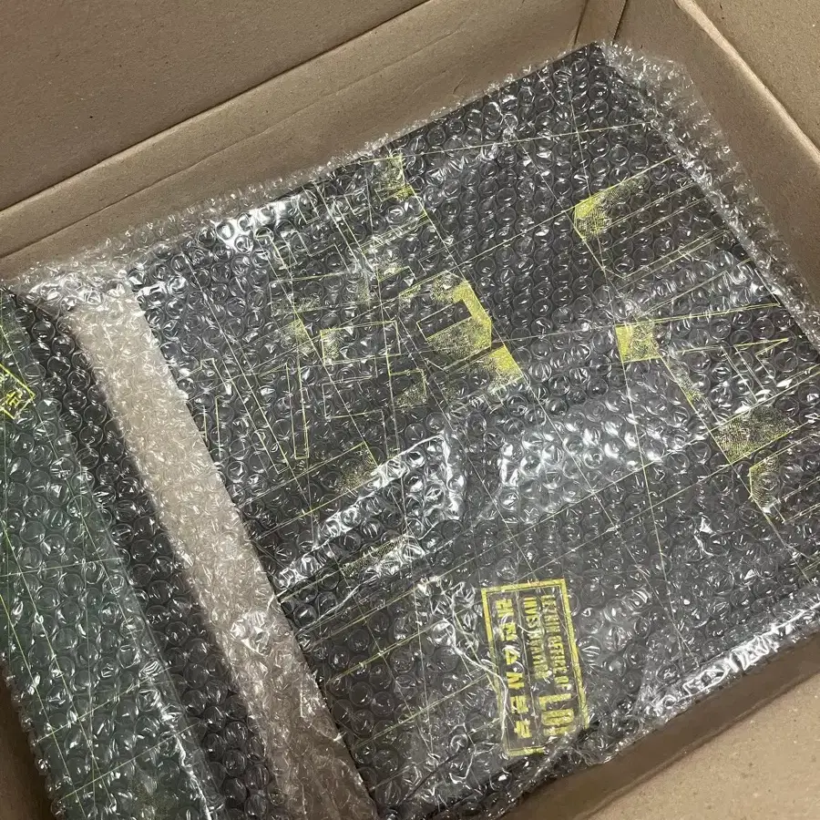 2025 Resin Ah-Balg Jin Seasons Greetings sealed