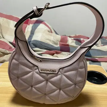 핑크 가죽 숄더백 퀼팅 디자인