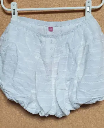 미사용 새상품 Sinoon 화이트 숏팬츠 벌룬 팬츠 M
