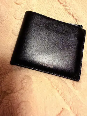 질 샌더 블랙 가죽 접이식 지갑