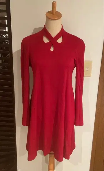 시빌라 가슴 커팅 디자인 튜닉 원피스 레드 40 M 사이즈