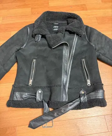 ZARA 블랙 무스탕 코트