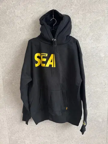 FR2 x WIND AND SEA 의 콜라보 후드티