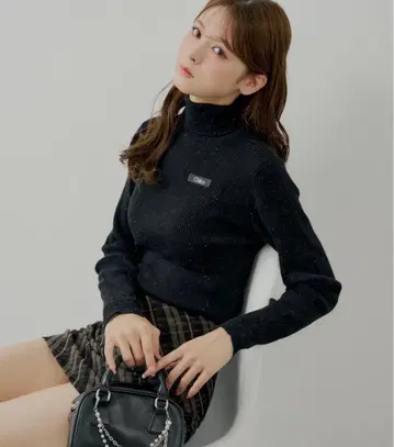 chico 로고 터틀 라메 니트