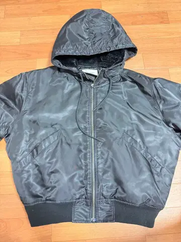 MOUSSY 블랙 후드 부착 숏 자켓