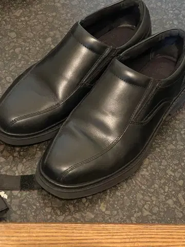 블랙 가죽 슬립온 슈즈