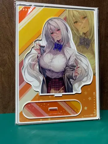 수줍은 그녀 아마가사 츠즈리 A5 아크릴 피규어