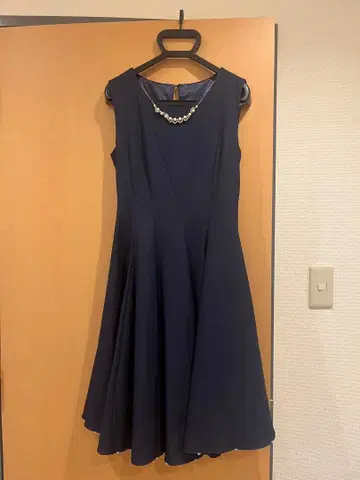 네이비 A라인 드레스 펄 목걸이 포함