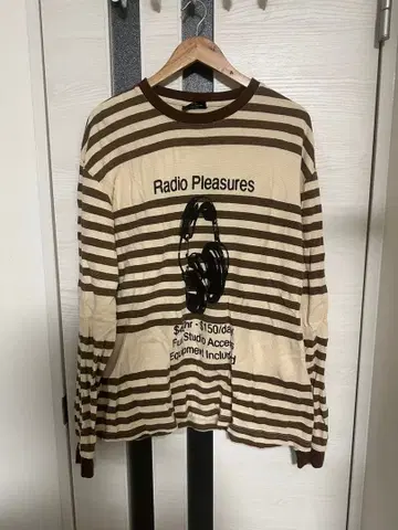 Pleasures 스트라이프 롱 슬리브 T셔츠