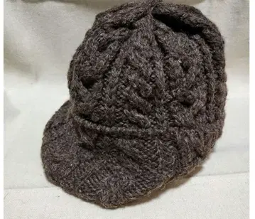 STUART AUSTIN 챙 달린 니트 모자