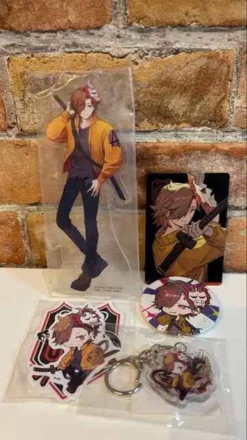 CrazyRaccoon 아리사카 아크릴 스탠드/아크릴 키링/캔뱃지/씰